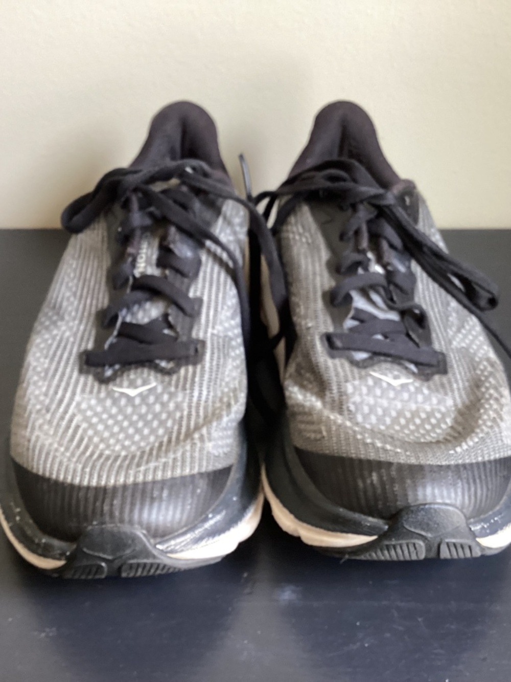 Youth / Ladies Unisex HOKA CLIFTON 9 Black n White Athletic Shoes Size US 4MD - Picture 2 of 8